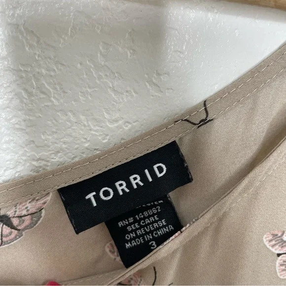 Torrid tan butterfly / moth top - Picture 3 of 4